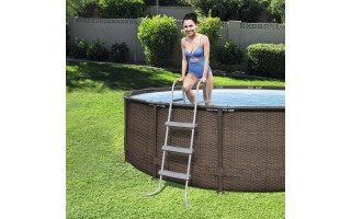 Escalera Bestway 58335 para Piscinas de 107cm