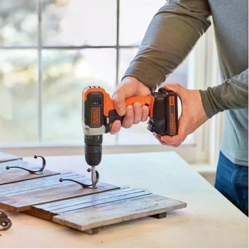 Taladro a Batería y Herramientas Black+Decker BCD 54pzs