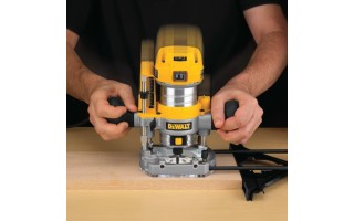Fresadora Dewalt DWP611PK 8mm 900W con Base Fresadora Dewalt DWP611PK 8mm 900W con Base