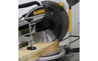 Sierra Ingletadora Dewalt DW714 254mm 1650W Sierra Ingletadora Dewalt DW714 254mm 1650W
