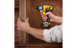Atornillador de Impacto a Bateria Dewalt DCF815S2 enc.1/4" 12V Atornillador de Impacto a Bateria Dewalt DCF815S2 enc.1/4" 12V