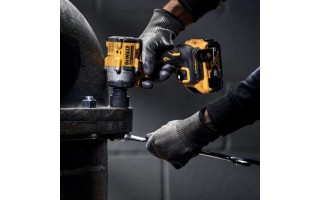 Llave de Impacto a Batería Dewalt DCF922D2 1/2" 20V Llave de Impacto a Batería Dewalt DCF922D2 1/2" 20V