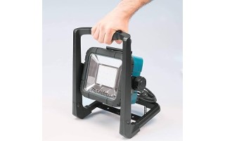 Reflector a Batería y Eléctrico Makita DML805 18V 750lm (SIN BAT) Reflector a Batería y Eléctrico Makita DML805 18V 750lm (SIN BAT)