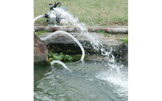 Motobomba a Combustión Makita EW105 1'' 110L/min 1HP Autocebante Motobomba a Combustión Makita EW105 1'' 110L/min 1HP Autocebante