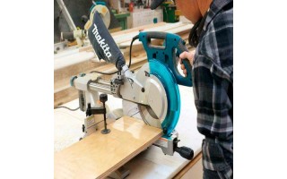 Sierra Ingletadora Makita LS1018L Telescópica 255mm 1430W Sierra Ingletadora Makita LS1018L Telescópica 255mm 1430W