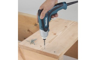 Atornillador de Impacto Makita TD0100 230W 1/4" Atornillador de Impacto Makita TD0100 230W 1/4"
