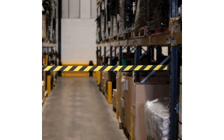 Cinta de Señalización Qrubber Retráctil 19cmx3m Negro/Ama Cinta de Señalización Qrubber Retráctil 19cmx3m Negro/Ama