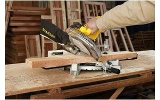 Sierra Ingletadora Stanley SM16 255mm 1500W Sierra Ingletadora Stanley SM16 255mm 1500W