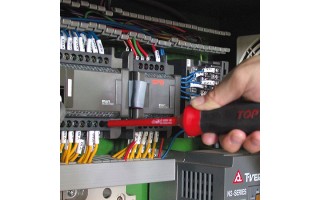 Destornillador Cruz Aislado Toptul FAEB PH2x100mm Destornillador Cruz Aislado Toptul FAEB PH2x100mm