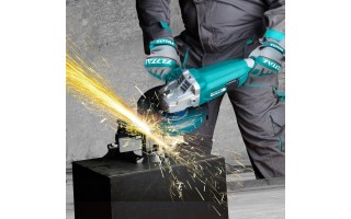 Amoladora Angular Total TG12223026 230mm 2200W Amoladora Angular Total TG12223026 230mm 2200W
