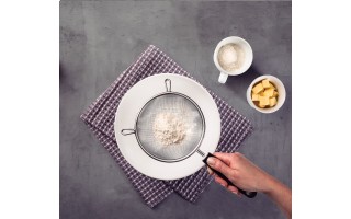 Colador Tramontina Utilita 25680 17cm Negro Colador Tramontina Utilita 25680 17cm Negro