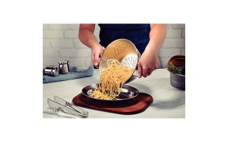 Colador de Pastas Tramontina Service 2,3L 20cm Inox. Colador de Pastas Tramontina Service 2,3L 20cm Inox.