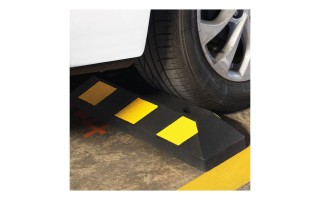 Tope de Estacionamiento Truper 55cm Negro y Amarillo Tope de Estacionamiento Truper 55cm Negro y Amarillo